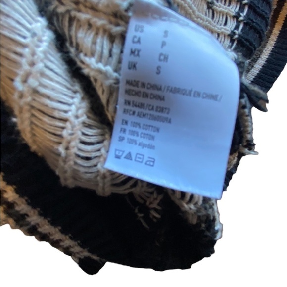 American Eagle Outfitters Aztec Print Hooded Pullover Sweater Size Small - Picture 8 of 9